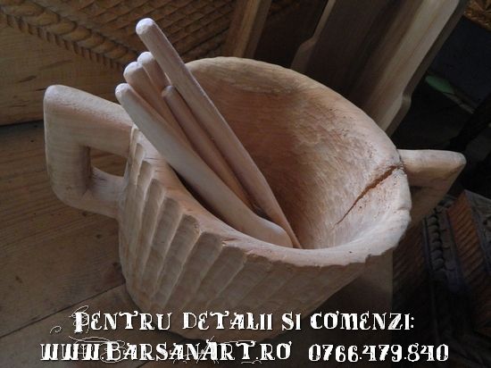 Vase traditionale din lemn